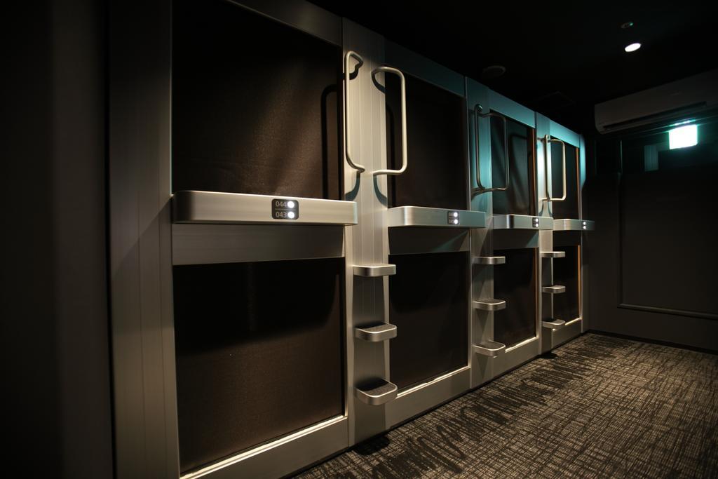 New Japan Capsule Hotel Cabana Осака Екстериор снимка