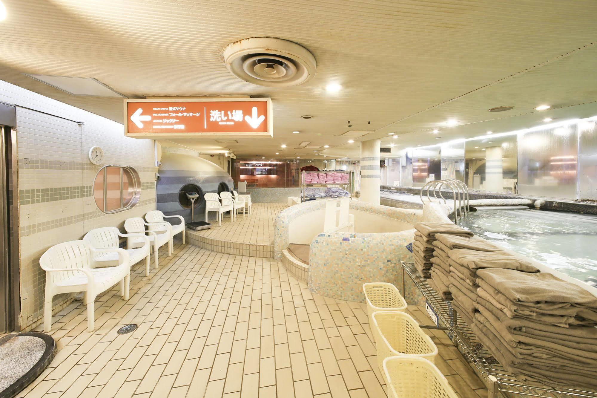 New Japan Capsule Hotel Cabana Осака Екстериор снимка